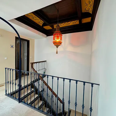 Plaza San Agustin 3000 Apartment