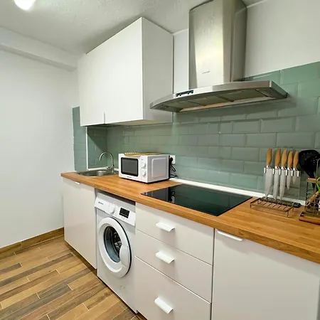 Plaza San Agustin 3000 Apartment *
