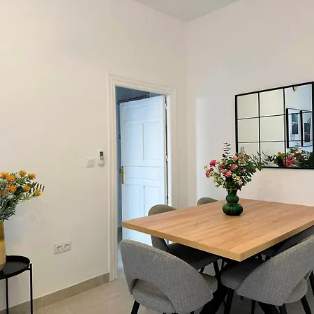 Apartment Plaza San Agustin 3000 *