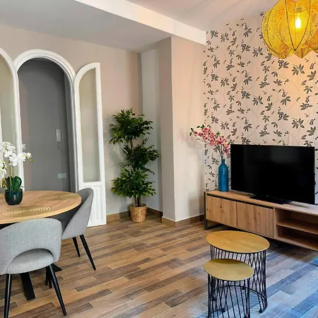 Plaza San Agustin 3000 Apartment