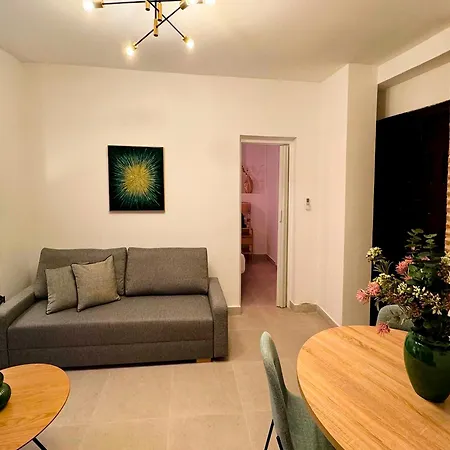 Plaza San Agustin 3000 Apartment